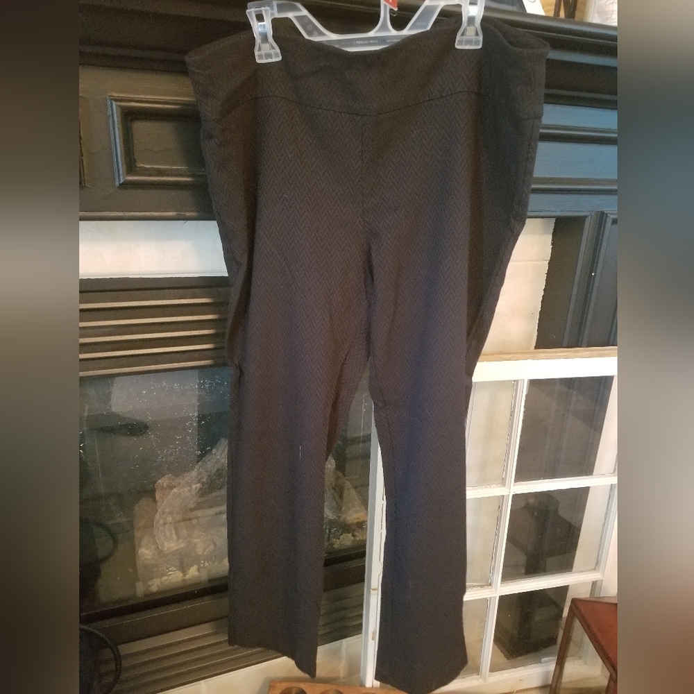 Zac and Rachel - Women's Pull-On Ankle Pants - Size 16 - Black